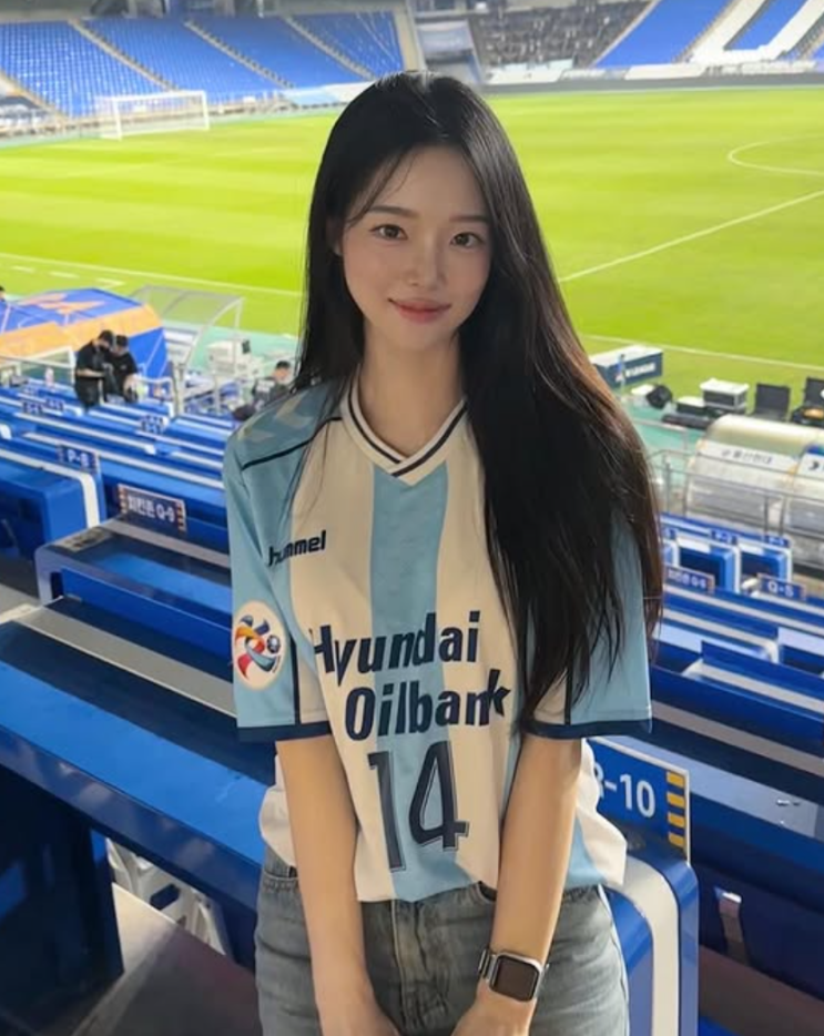 김천상무 <b>이동경</b> 와이프 박예린, K리그 최악의 축구 선수