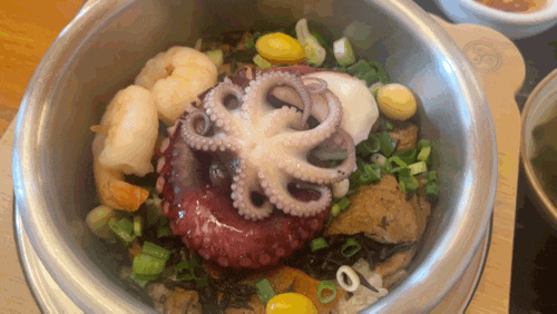  인사동점심 따끈하고 푸짐한 온 따뜻한 솥밥