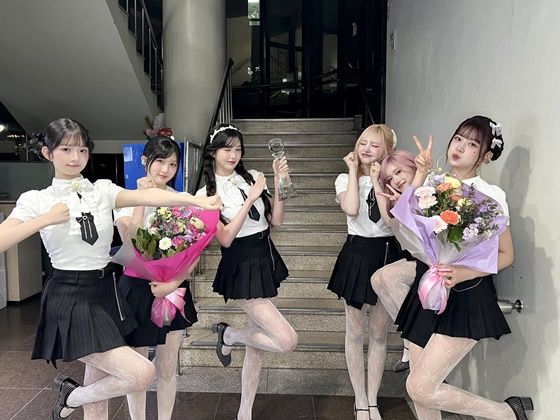 이긴 <b>아이브</b>…‘애티튜드’ 대신 ‘<b>레블</b> 하트’로 <b>10관왕</b>... 