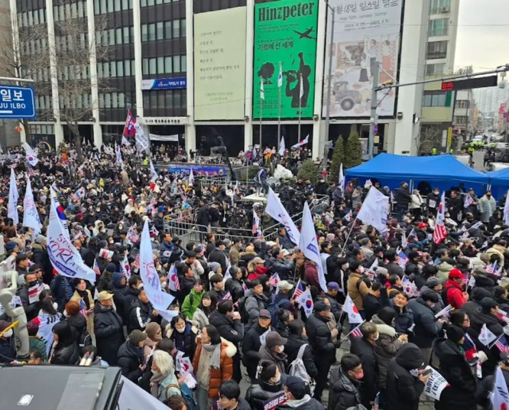 일타강사 전한길, 광주서 윤석열 <b>대통령 탄핵반대</b> 집회 참석
