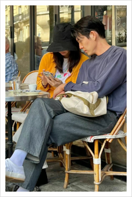 <b>김우빈</b>·<b>신민아</b>, 11년째 사랑 중.. 심야영화 데이트 딱 걸렸다