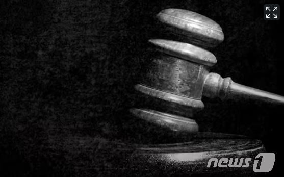 '과속'하다 자전거 탄 노인 친 화물 기사 "속도 지켜도 회피 못 해" '과속'하다 자전거 탄 노인 친 화물 기사 "속도 지켜도 회피 못 해"