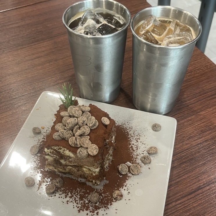  강남역 대형카페 추천 셀렉티드닉스