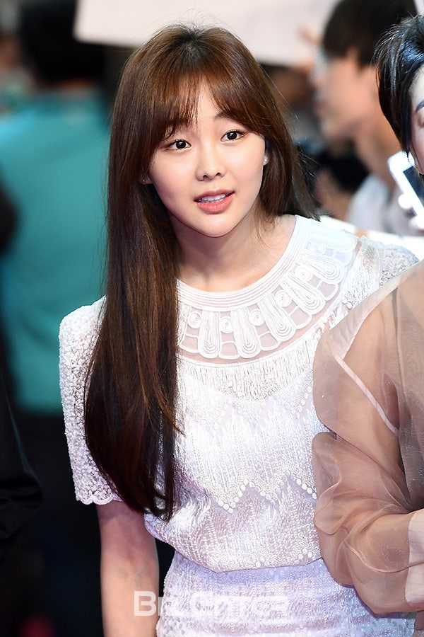 배우 금새록 : 청순하면서도 강렬한 인상의 배우
