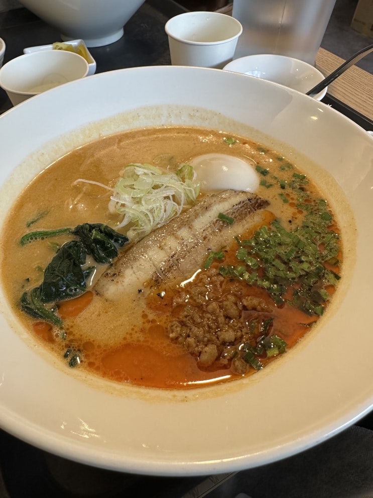  신대방역 라멘 맛집 라쿠라쿠｜보라매공원 벚꽃보고 탄탄멘 한 그릇
