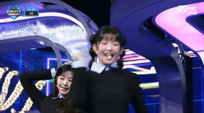 폭주기니 레이.GIF...아이브 신곡 <Attitude> 활동 SNS서 폭발적 바이럴 폭주기니 레이.GIF...아이브 신곡 <Attitude> 활동 SNS서 폭발적 바이럴