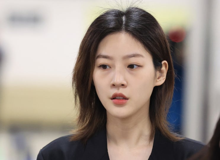 배우 김새론 자택서 사망...음주운전 2년 자숙 후 새출발 준비 중 비극 배우 김새론 자택서 사망...음주운전 2년 자숙 후 새출발 준비 중 비극