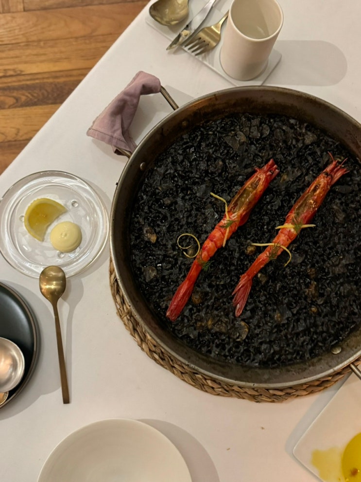  한남동 맛집 스페인 음식점 레에스티우 메뉴 추천 (빠에야, 꿀대구 리뷰)