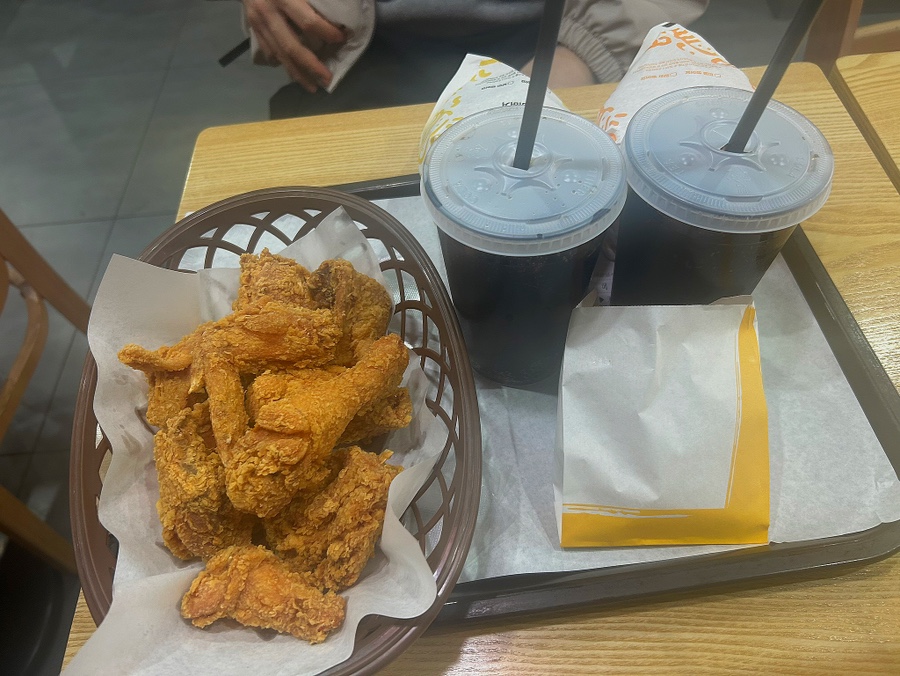 맘스터치 공주중동점 사진 1