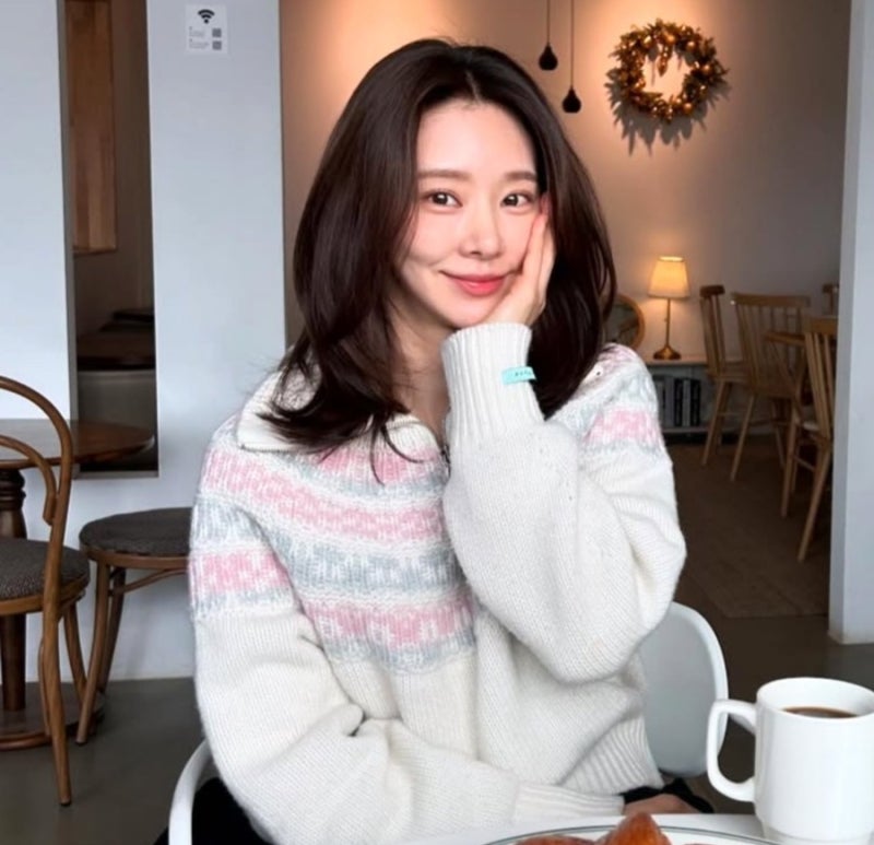 텐트밖은유럽 공주 이주빈! 인스타그램 속 귀여운 니트가디건 정보 바로 이거야