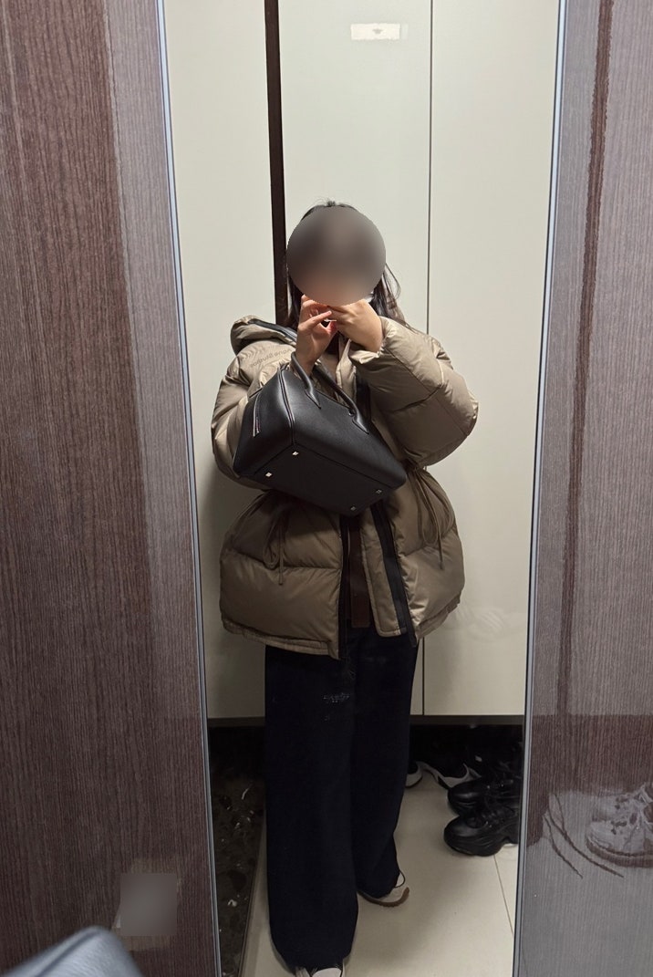 아크네 스튜디오 후드 패딩(푸퍼 패딩) 베이지 후기