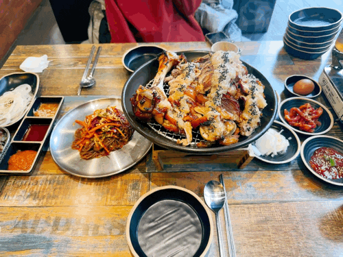  인덕원맛집 족발신선생 안양동편마을점! 서비스가 푸짐한 곳!