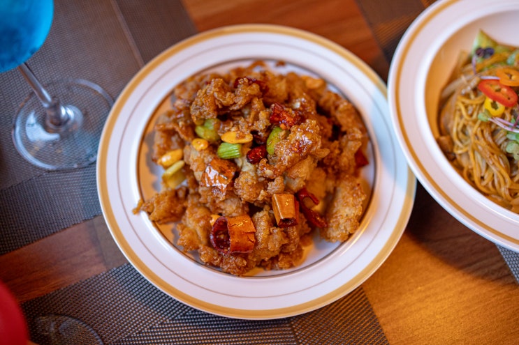  [이태원 이색 맛집] 분위기 좋은 비건식당, <카무플라주>