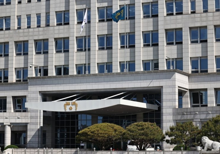 <b>대통령실</b>, ‘굿판설·딥페이크’ <b>유포</b>한 유튜버들 고발️