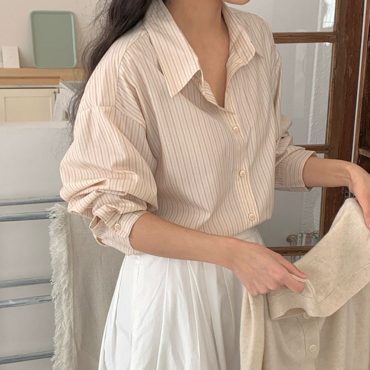  여성 봄·가을 간절기 필수템! 베이직 스트라이프 면 셔츠로 완성하는 데일리 코디