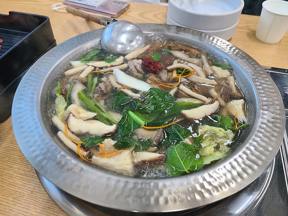 산드르 한방약초 샤브 사진 4