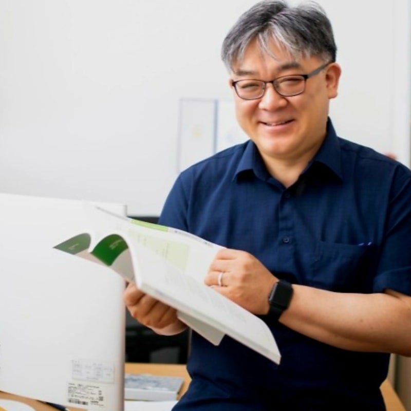 사춘기 청소년들의 심리를 연구하고 부모와 교사의 역할을 재조명하는 데 힘쓰고 있는 청소....