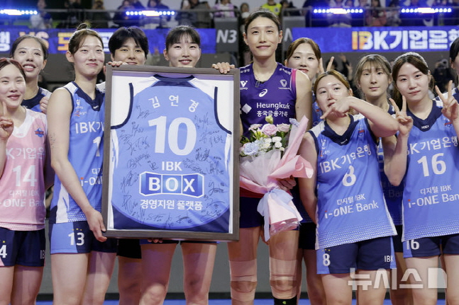  김연경 은퇴 영구결번 프로필 나이 배구 등번호 기록 V리그 나무위키 정보 총정리