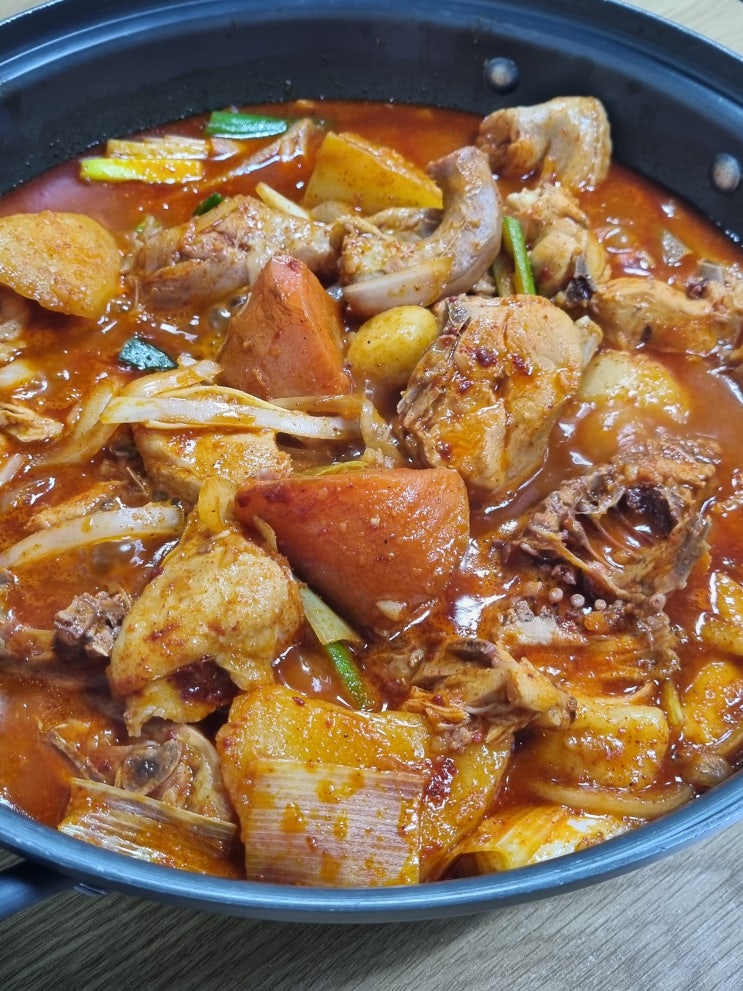  신사역 맛집 '목포집' 닭볶음탕