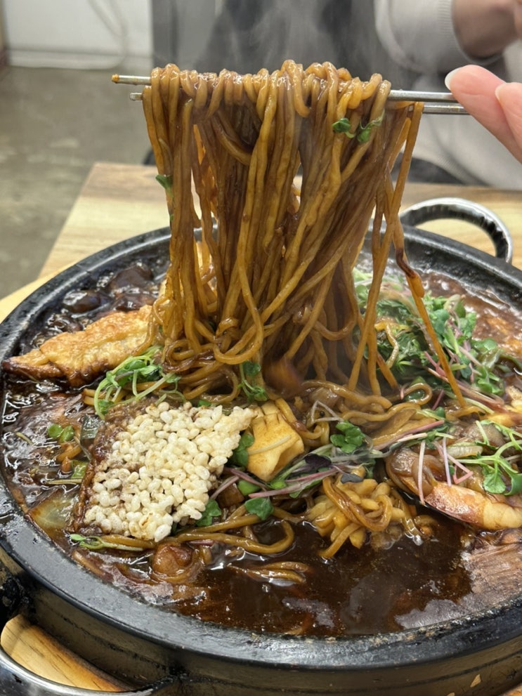  행궁동 맛집 뜨끈하게 먹는 돌판짜장,탕수육 ”돌판짜장 짜마“추천