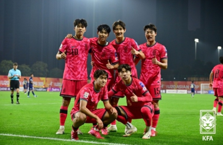 한국 U20 축구대표팀, 태국전 4-1 역전승! 2025 AFC U-20 아시안컵 8강 확정. 일본전 필승 다짐 한국 U20 축구대표팀, 태국전 4-1 역전승! 2025 AFC U-20 아시안컵 8강 확정. 일본전 필승 다짐