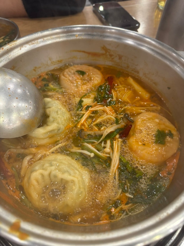 산본 최애 맛집 만두전골도 맛있는 토담샤브샤브칼국수
