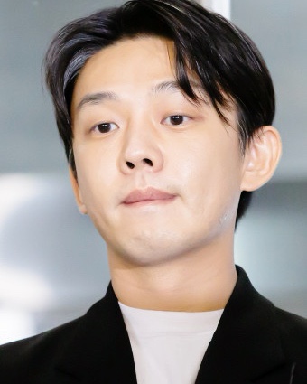 배우 <b>유아인</b>, 2심서 <b>집행유예</b> 선고받고 석방(<b>마약</b> 투약 등)