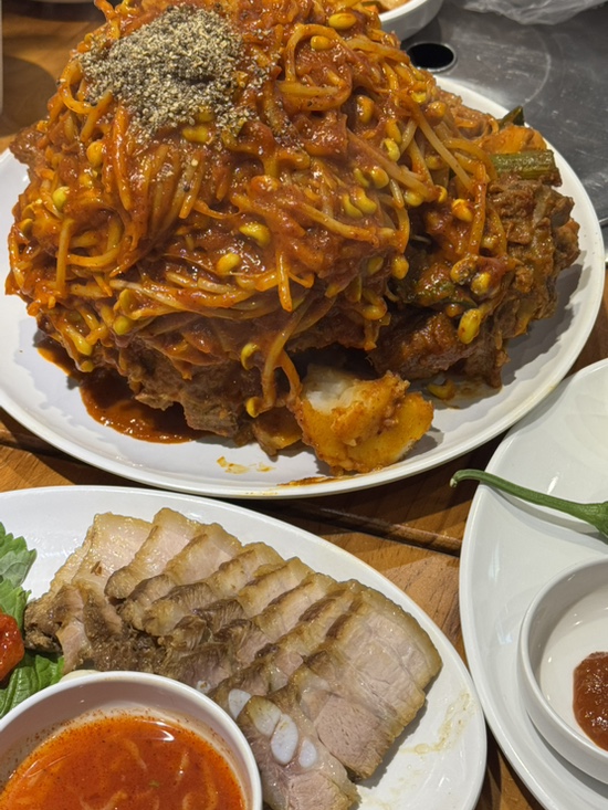  신용산맛집 | 새벽까지 영업하는 오준이네 감자탕 신용산점 리뷰