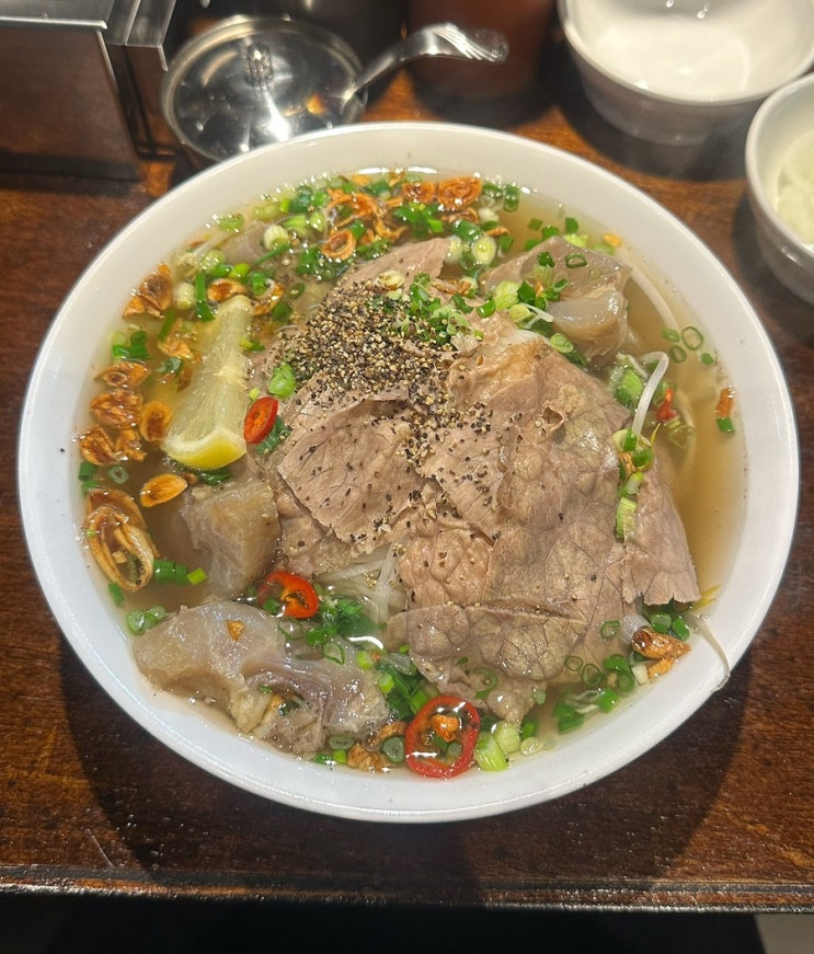  한그릇 가득 나오는 가양역 쌀국수 맛집 '빅포1982 가양점'