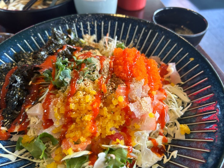  입안에서 회가 가득 날뛰는 안암역 회덮밥 맛집 <호랑이초밥 고대점>(회덮밥)