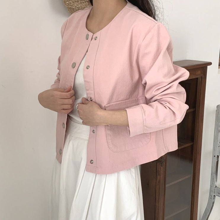  [간절기 감성] 핑크·블루·머스타드 노카라 워싱 자켓 – 여성 데일리룩의 포인트 아이템!