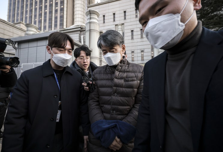 경찰청장' 尹 탄핵심판 변론 <b>출석</b> 의사 내비쳐..."방식 <b>협의</b> 중"