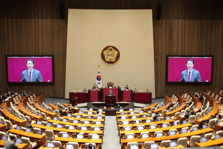 [트럼프 시대, <b>굳건한 한미동맹</b>을 지키는 ‘토털외교’를... 