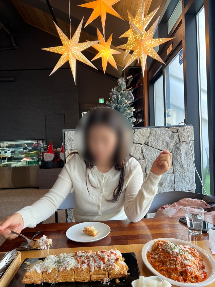  울산 삼산동 미슐랭 셰프가 있는 노아 레스토랑 후기 - 스테이크와 타르트플람베를 즐기다!