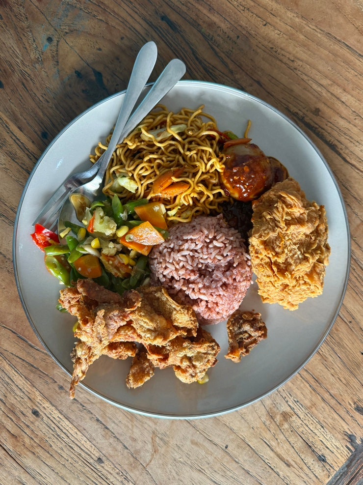  발리 짱구 와룽 시카 (Warung Sika) 현지인 추천 맛집! 가성비 좋은 나시짬뿌르
