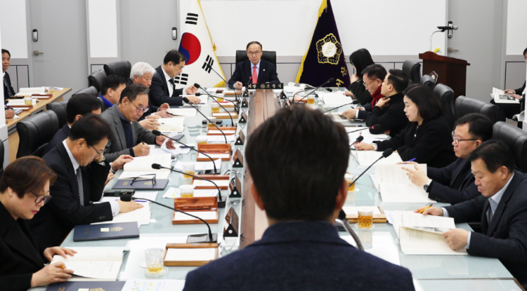 서산시의회, 2월 2차 의원 정책간담회 개최... <b>지역 발전 논의</b>