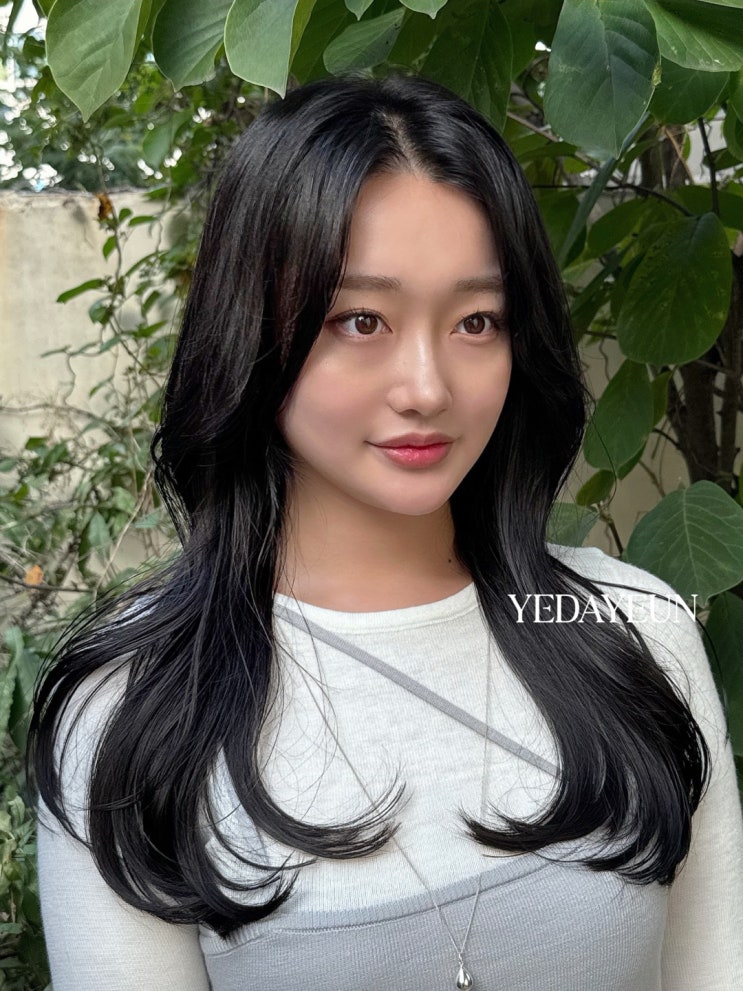  세련된 긴머리 스타일 톤다운 염색 엘리자벳펌