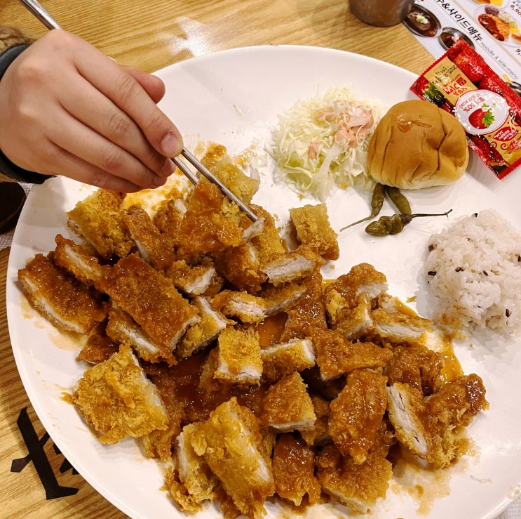 김포옛날돈가스는 금화왕돈까스 운양점으로
