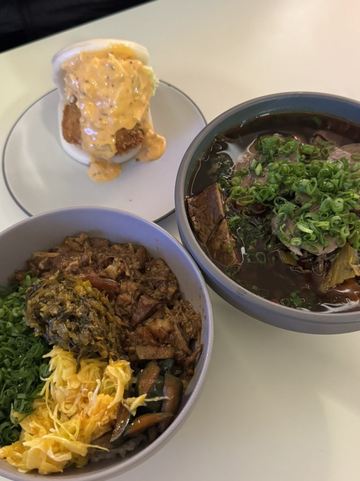  충무로 맛집 대만 현지보다 맛있는 우육면 동파육덮밥 바오서울