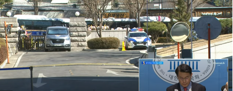‘계엄 무관하다’는 뻔뻔한 <b>한덕수</b>에 <b>정청래</b> “헌법재판소