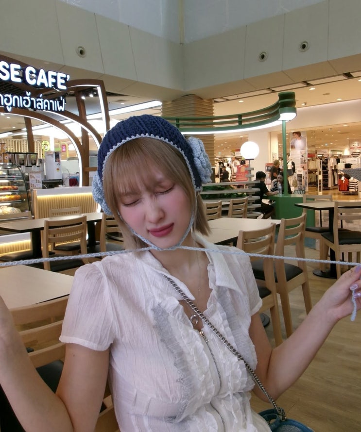  청순함과 사랑스러움을 동시에 보여준 사랑스런 연예인 패션! 모모의 감각적인 OOTD 살펴볼 시간!