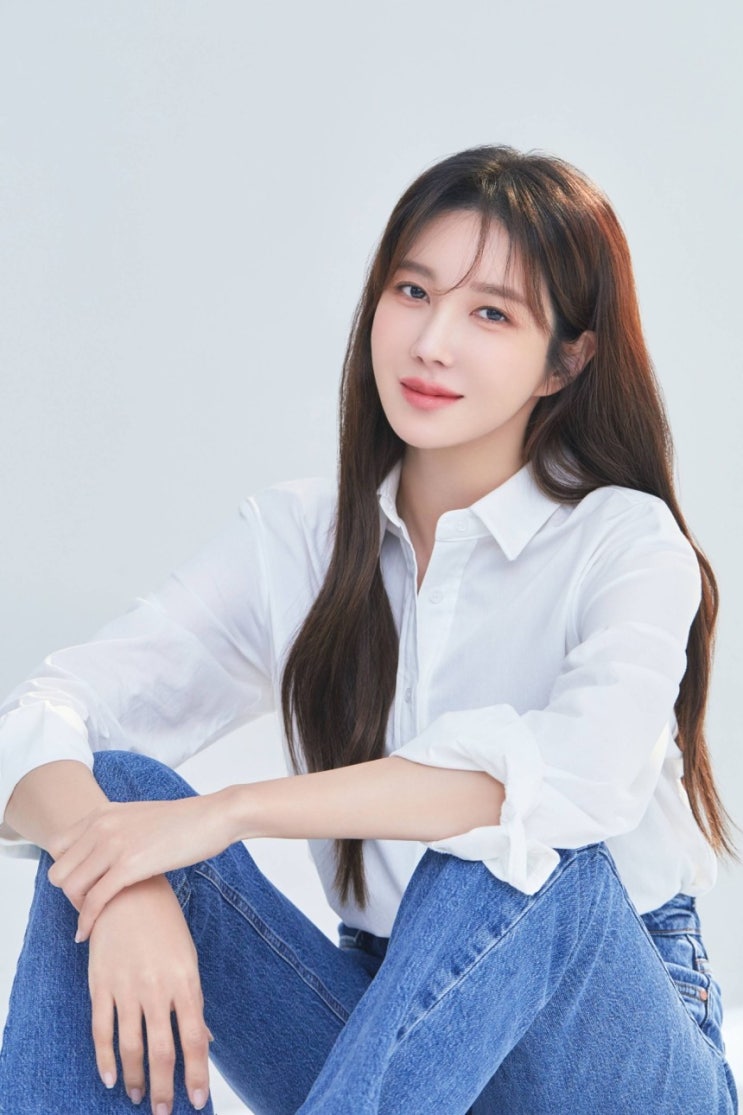 배우 <b>이지아</b>, <b>조부 친일</b> 논란·가족 분쟁에 사죄…"진실... 
