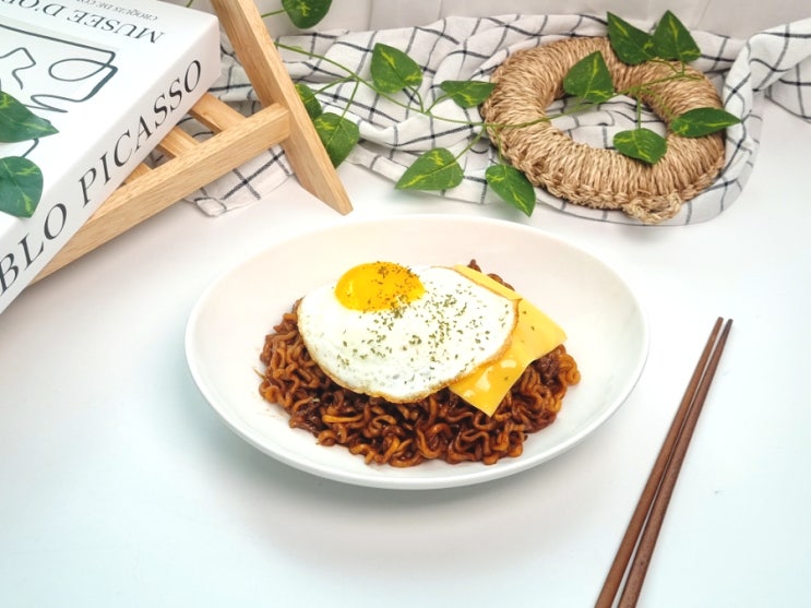  짜계치 만들기 물안버리고 계란후라이 반숙 체다치즈요리