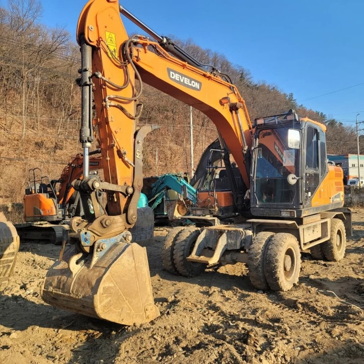 두산 DX140W5K 2020년식 8700만원 판매합니다. 두산 DX140W5K 2020년식 8700만원 판매합니다.