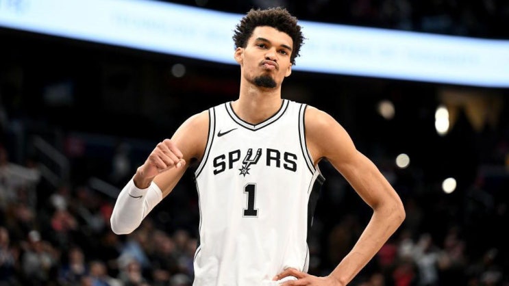 [오피셜] NBA 빅터 웸반야마 심부정맥 혈전증으로 시즌 아웃