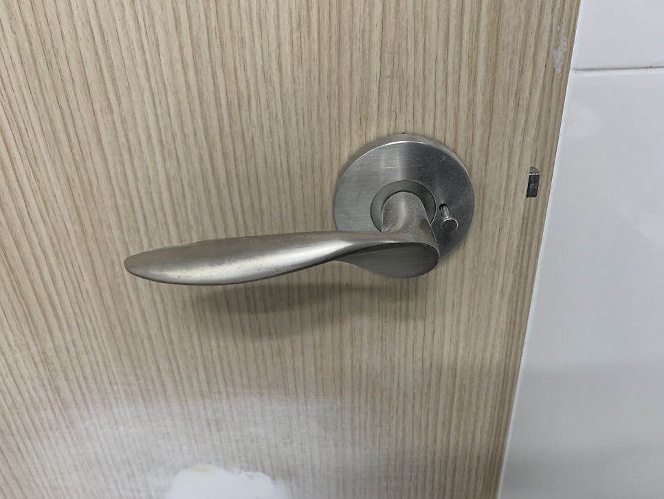 화장실문보수 욕실문시트지복원