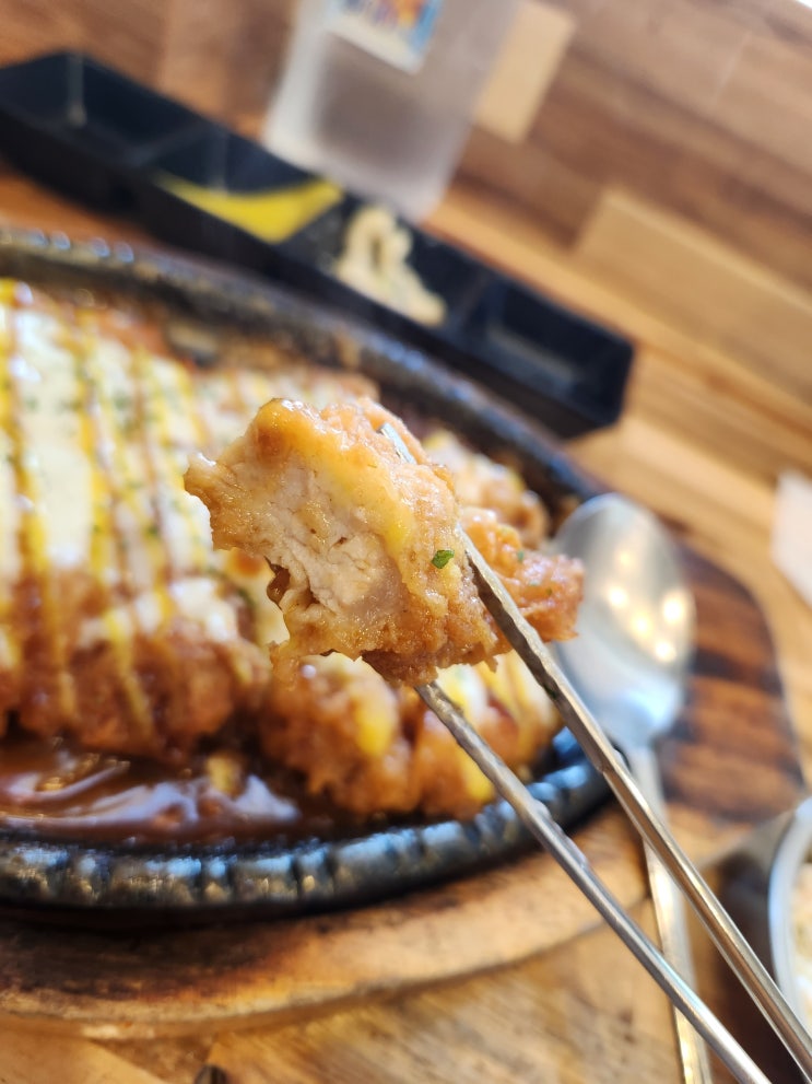  안동 돈까스 고기 두툼한 진성식당 철판치즈돈까스와 냉쫄면