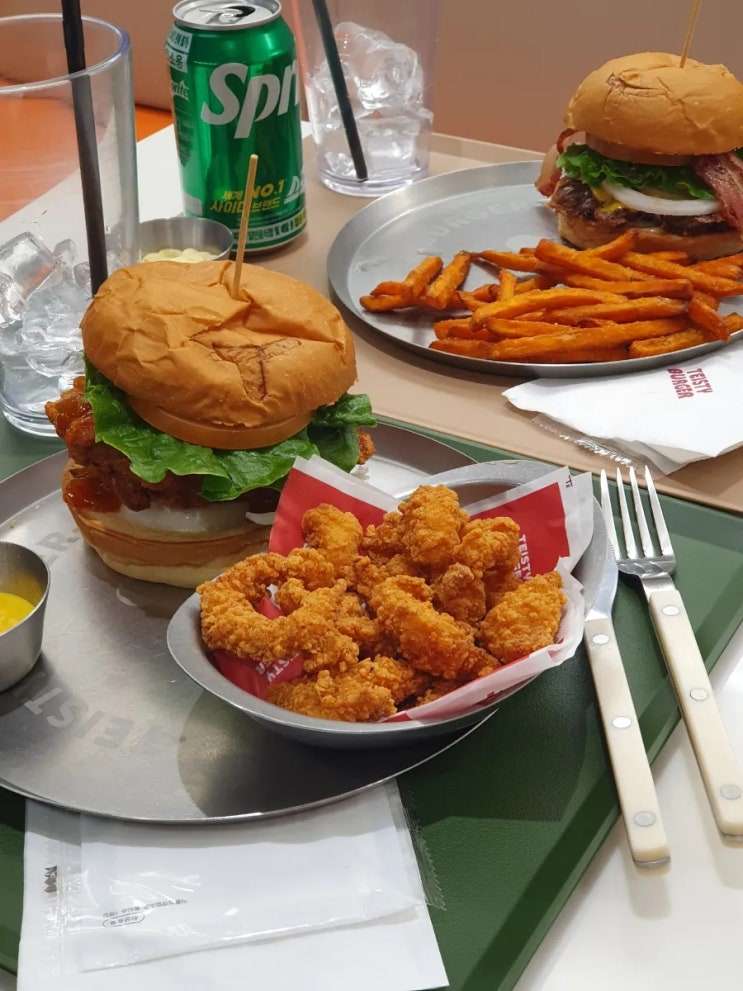  맛집 | 테이스티버거 마곡 신제품 내돈내산 솔직후기 (칠리크러쉬 치킨버거,테이스티버거)