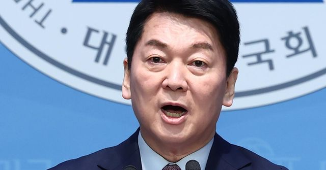 “이재명만은 대통령 돼선 안 돼”... 안철수, 대선 출마 질문에 “각자 판단하라”