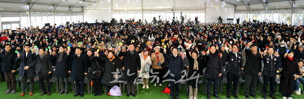  ‘흙, 사람 그리고 불’ 주제로 제53회 강진 청자축제 개막, 첫날 4만명 북적